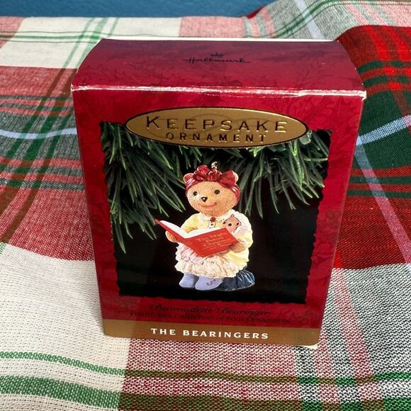 1993 THE BEARINGERS BEARNADETTE 4th in Collection Keepsake Hallmark Ornament - Picture 2 of 5